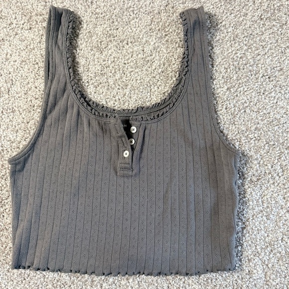 Like new! large gray America Eagle ruffled delicate demure crop tank top - Picture 2 of 4